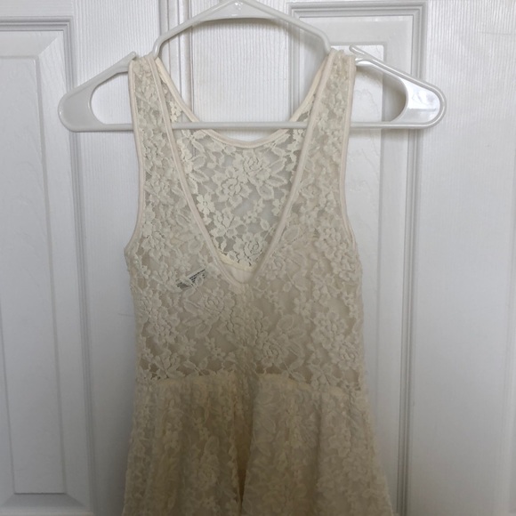 White lace dress - Picture 3 of 4